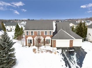 25 Rollins Xing, Pittsford, NY 14534