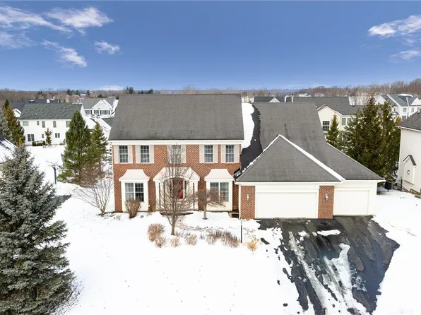 25 Rollins Xing, Pittsford, NY 14534
