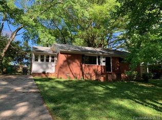 629 Vanderbrook Rd, Charlotte, NC 28215