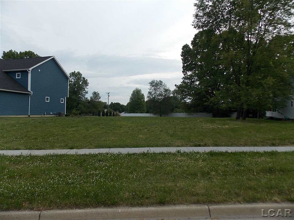1st image of 799 Woodstock Ln