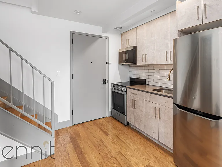 1443 Lincoln Pl #PENTHOUSE — Photo 2