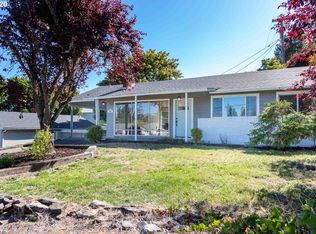 671 W Harrison St, Roseburg, OR 97471