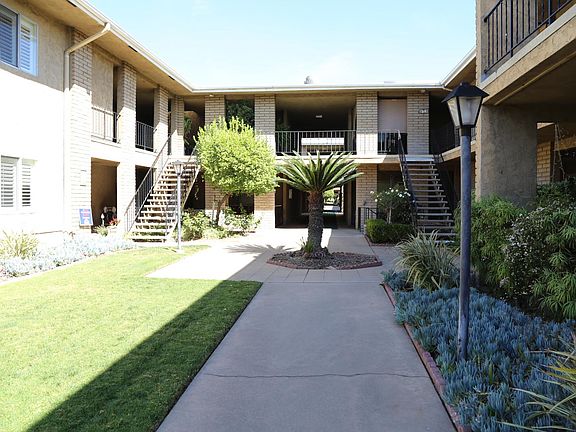 4th image of 630 W Huntington Dr Unit 103