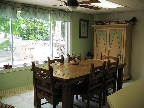 Formal dining room