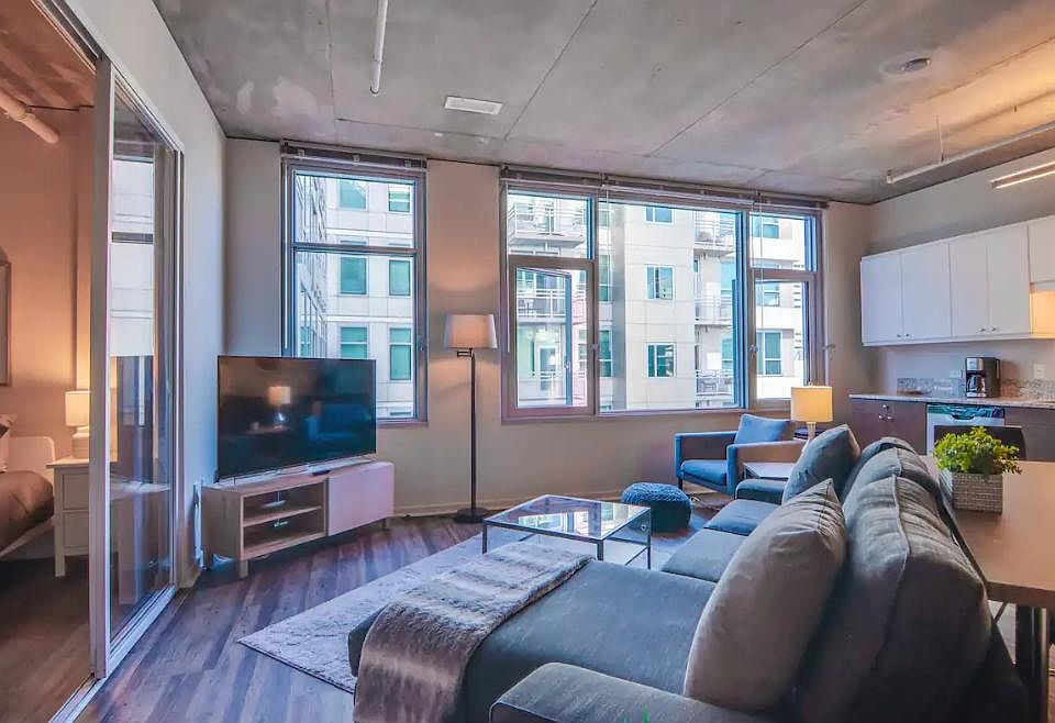 1st image of 708 10th Ave #542