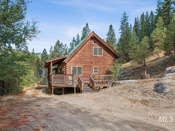2nd image of 4 Sunny Ridge Ln