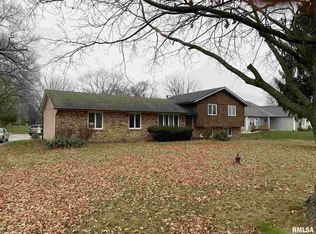 3775 Moencks Rd, Bettendorf, IA 52722