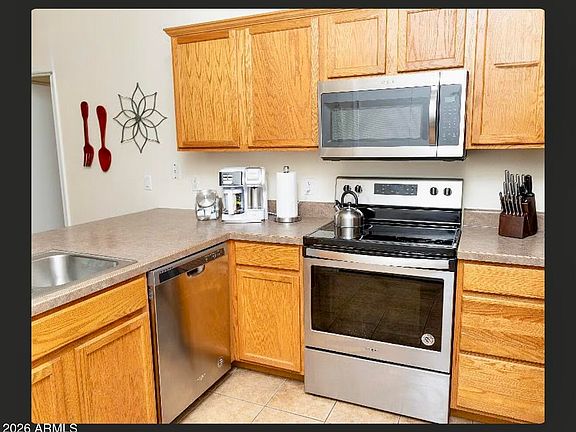 4th image of 1775 BLUFF Drive