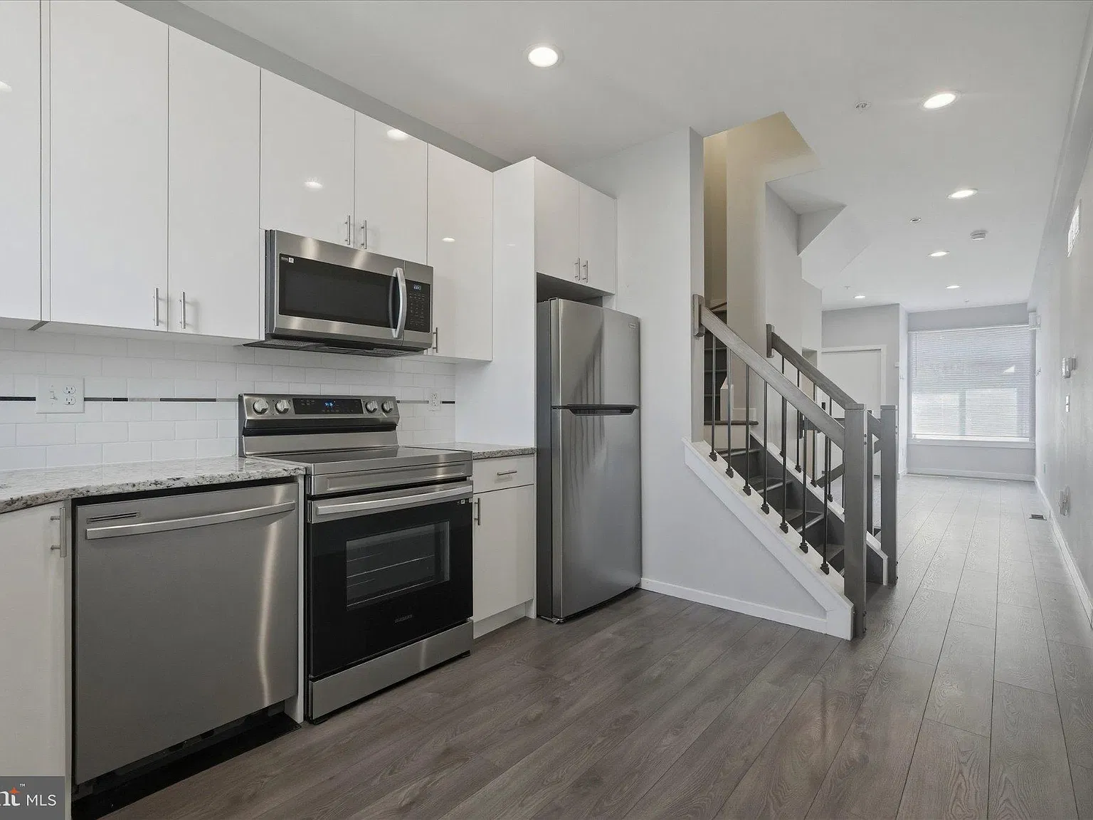 3 bed, 2.5 bath, 2000 sqft, $2,500 — Photo 4