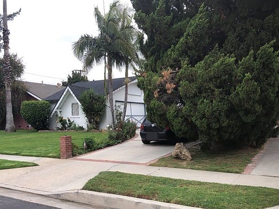 2nd image of 6533 Petit Ave