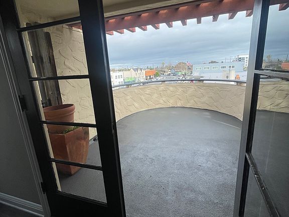 5th image of 1640 Gum St APT 2