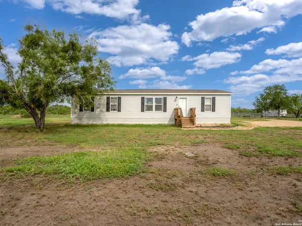 16486 Fm 775, Floresville, TX 78114