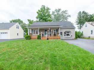 1024 Bill Rd, Schenectady, NY 12303