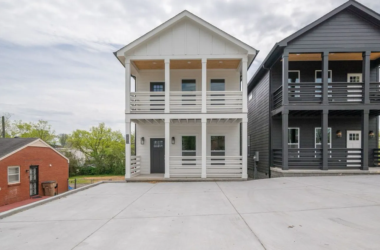 4 bed, 4.5 bath, 2494 sqft, $3,800 — Photo 1