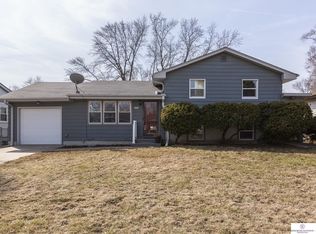 10921 Westover Rd, Omaha, NE 68154