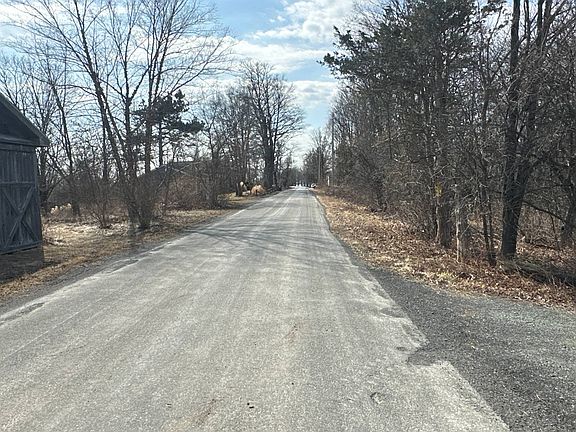 5th image of 390 Ridge Rd