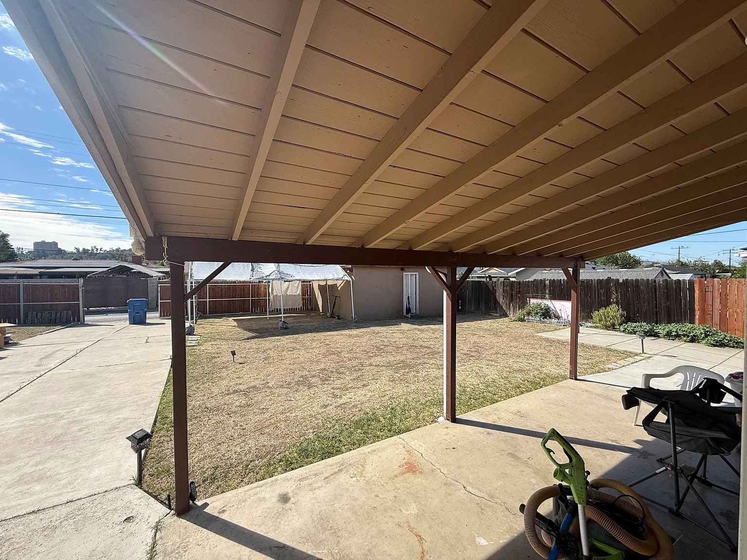 16238 Cadwell St — Photo 4