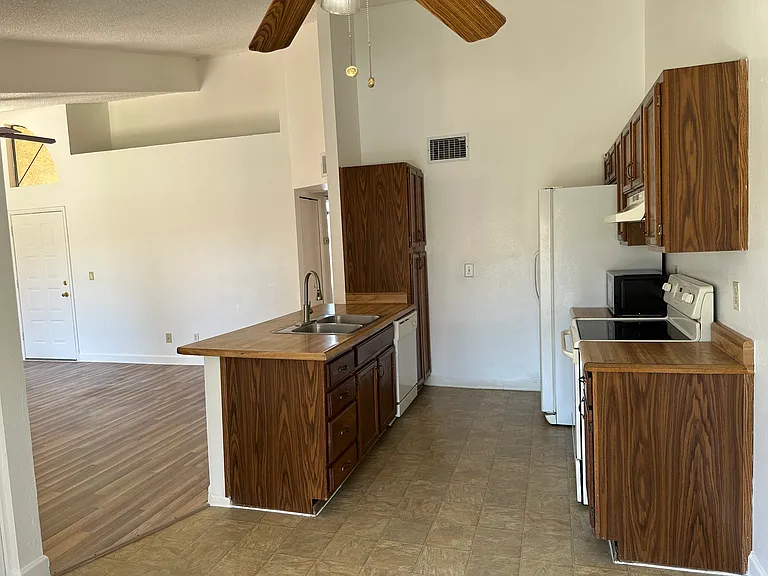 5236 W Peoria Ave #213 — Photo 7