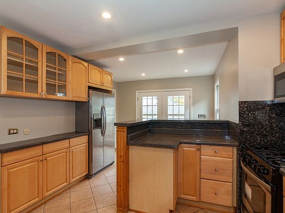 5th image of 3225 N Olcott Ave
