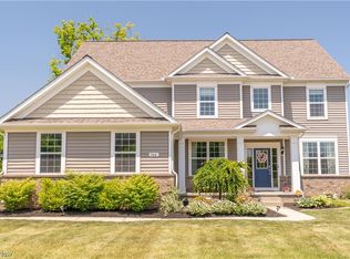 700 Joseph Dr, Aurora, OH 44202
