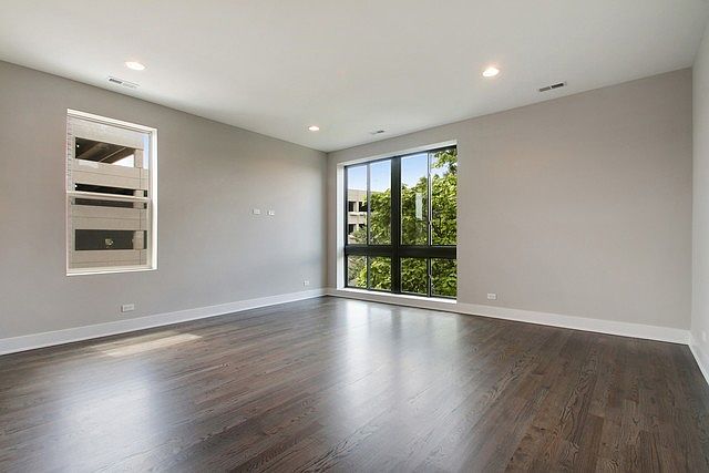 1st image of 2705 N Artesian Ave