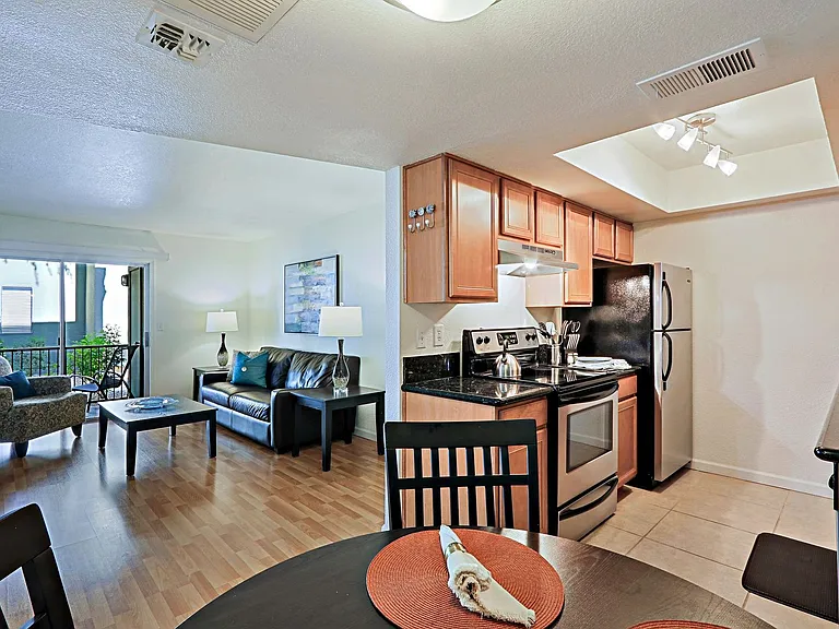 740 W Elm St #116 — Photo 29