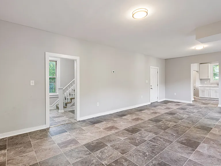 465 Terrace Ave — Photo 4