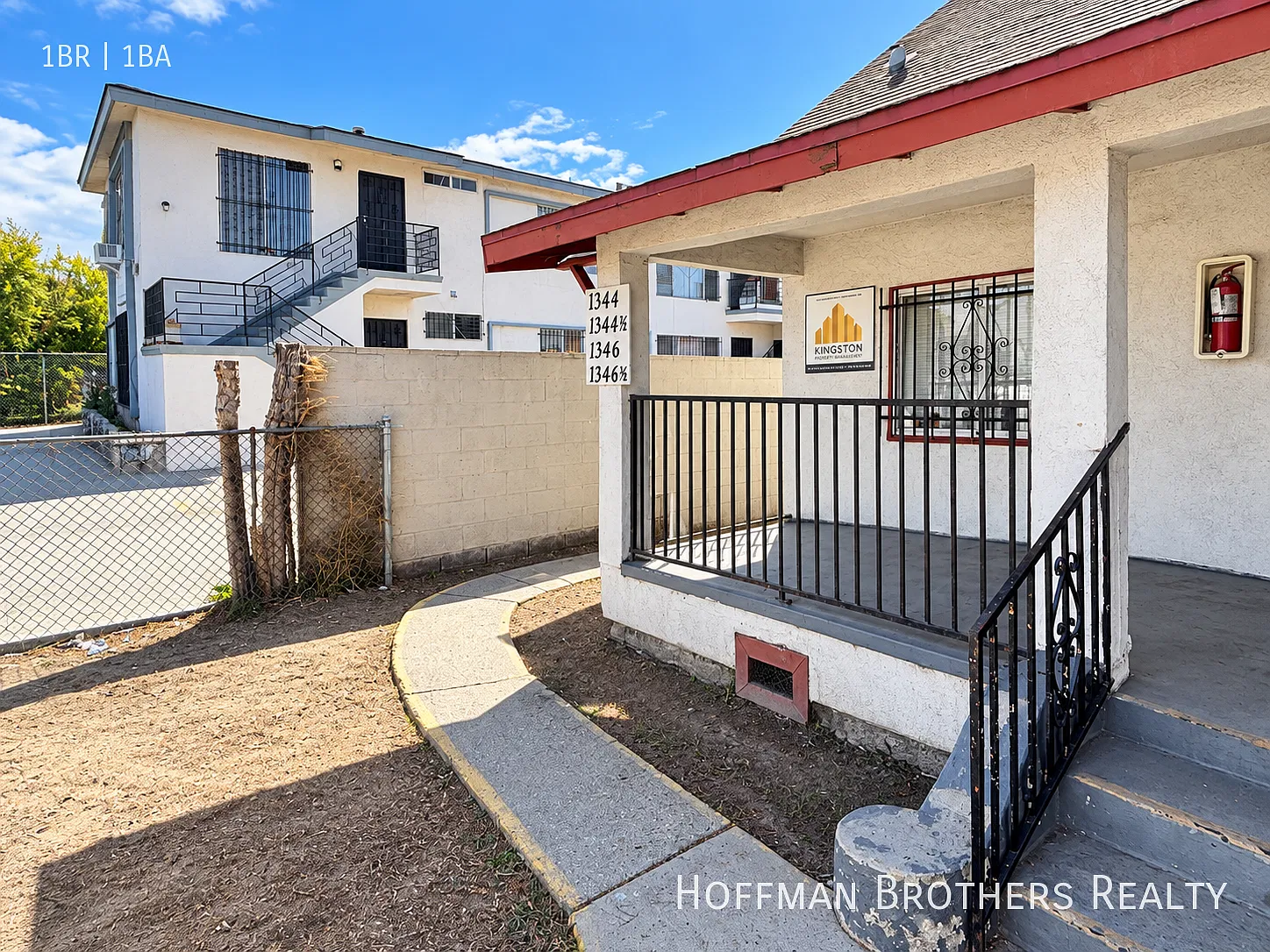 **Move-In Promo**South LA Spacious 1 Bedroom with Wood-Look Floors, Appliances, Water Included & ... — Photo 3