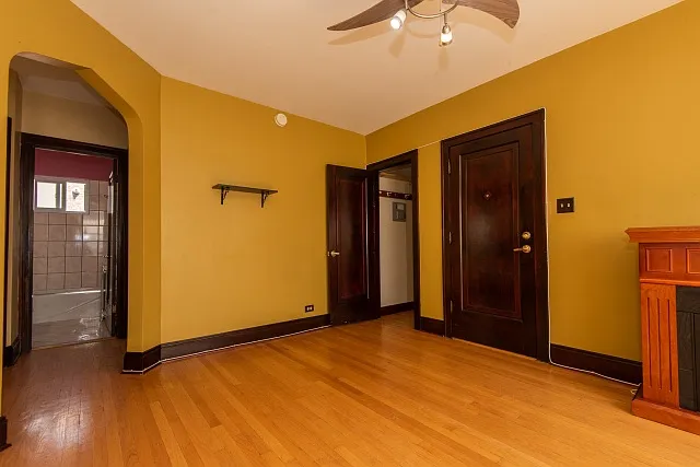 3415 N Hamlin Ave #2W — Photo 9