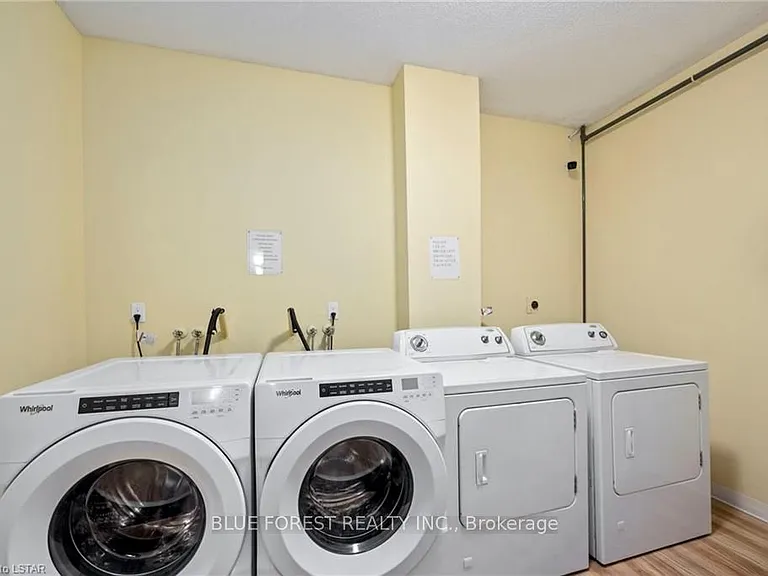 1 Jacksway Cres #402 — Photo 9