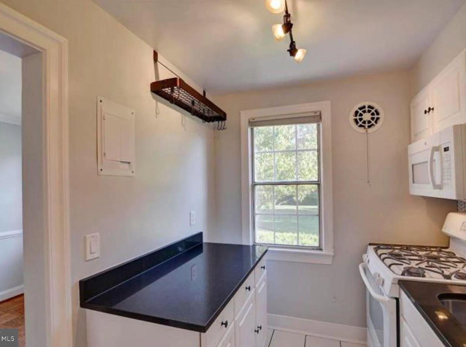 Belle View Condo — Photo 4