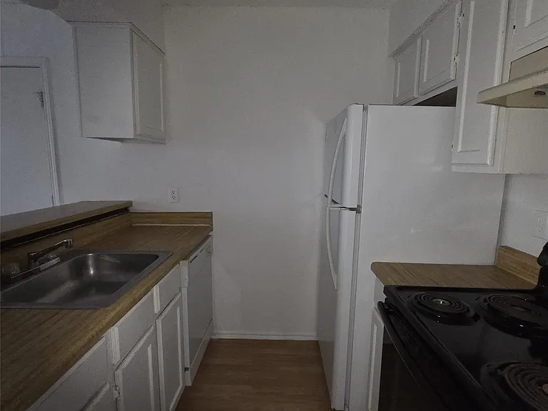7621 McCallum Blvd #311 — Photo 9