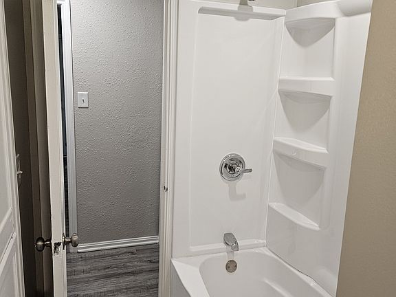 5th image of 5410 W 51st St
