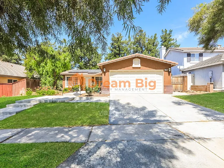 1493 Evergreen Ave — Photo 3