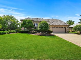 359 Kingswood Ct, Willowbrook, IL 60527