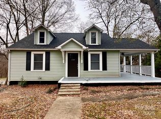 328 11th St SW, Hickory, NC 28602