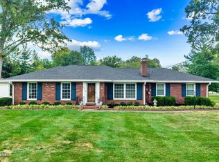 10218 Woodknoll Rd, Louisville, KY 40223