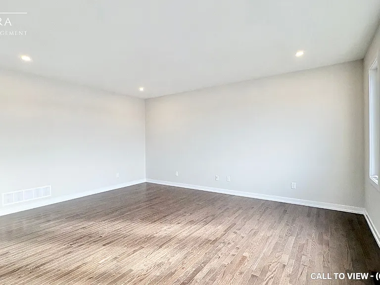 535 Oldenburg Ave — Photo 14