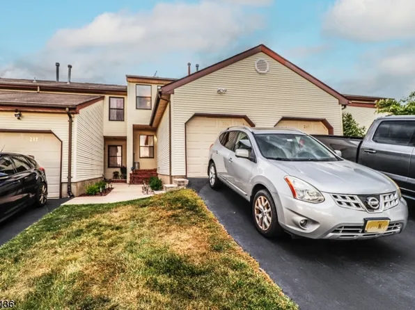 236 Spruce Ct, Raritan Twp., NJ 08822