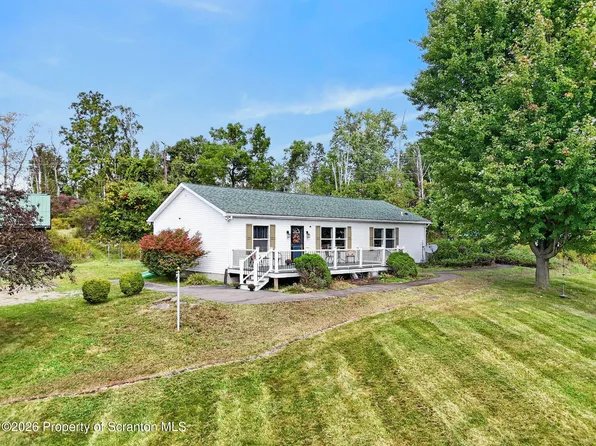 11008 Valley View Dr, Newtown, PA 18411