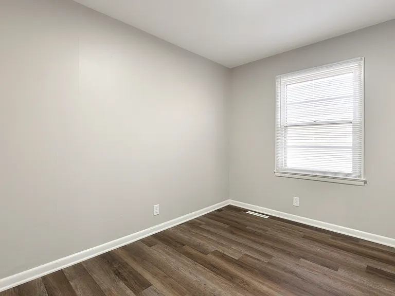 410 German Ave — Photo 11
