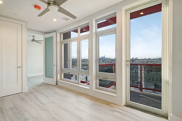 Rented by EXR | media 9