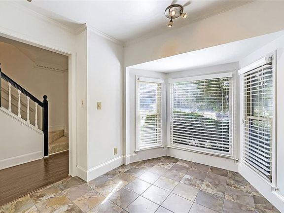 4th image of 410 Forestgate Ct