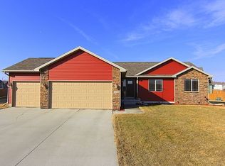 1200 Mallard Bay Pl, Polk City, IA 50226