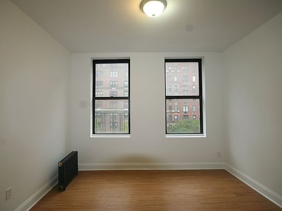 3rd image of 1067 Park Ave APT 4C