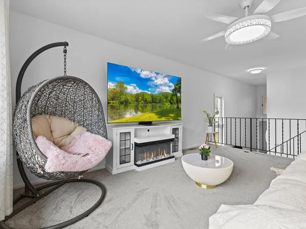 10402 Yorktown Ln N, Maple Grove, MN 55369