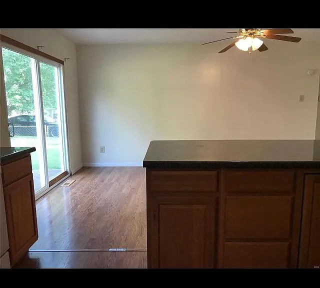 3982 Hawthorn Dr — Photo 5