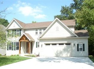 10433 Conway Rd, Saint Louis, MO 63131