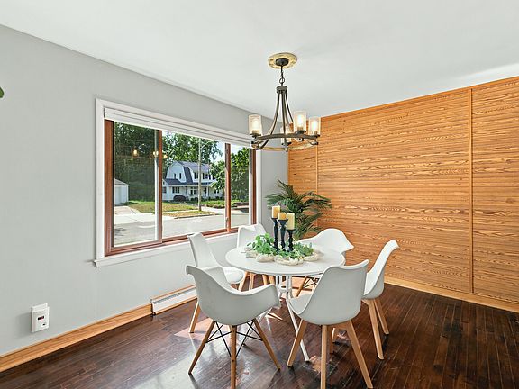 4th image of 200 Lawndale Ave NE