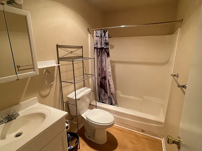302 E Harriet St — Photo 12